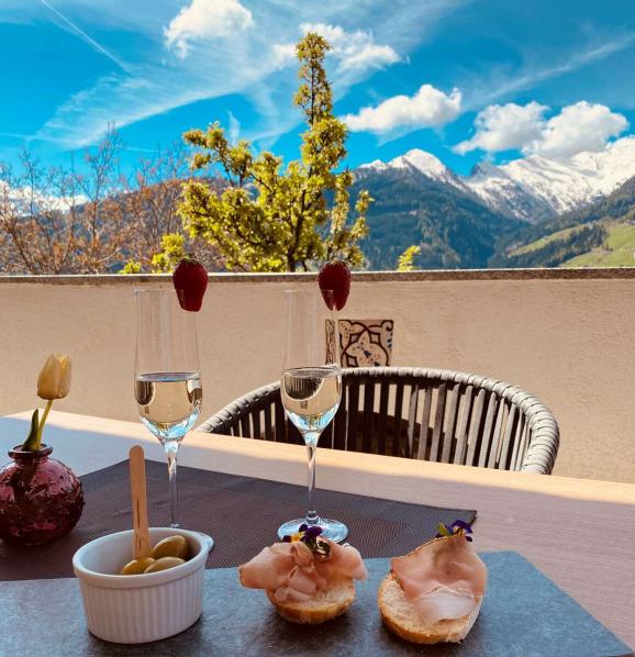 Hotel Alpenland*** - bei Meran in Südtirol - Panoramablick